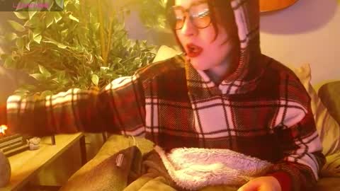 PilloGoddess online show from December 2025 05:12:02 AM