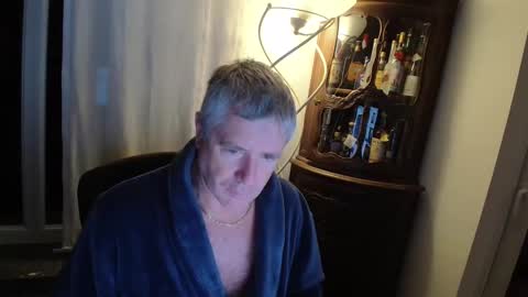 Snapshot of piloontje chatting on November 2025 05:54:01 AM piloontje online show from November 2025 05:54:01 AM