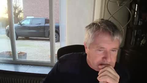 Snapshot of piloontje chatting on December 2025 07:57:02 AM piloontje online show from December 2025 07:57:02 AM