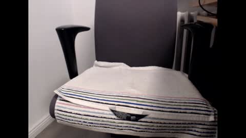 Snapshot of pimmel10 chatting on December 2024 04:37:01 PM pimmel10 online show from December 2024 04:37:01 PM