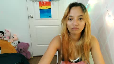 Snapshot of pinay_beauty14 chatting on February 2025 11:48:01 PM pinay beauty14 online show from February 2025 11:48:01 PM