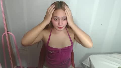 Snapshot of pinay_paola chatting on November 2025 08:28:01 AM Paola online show from November 2025 08:28:01 AM