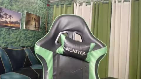 Snapshot of pinaymistress1983 chatting on November 2025 02:22:01 AM PnayMistress1983 online show from November 2025 02:22:01 AM