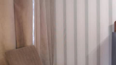 Snapshot of pineapple__mood chatting on June 2026 08:15:01 AM online show from June 2026 08:15:01 AM