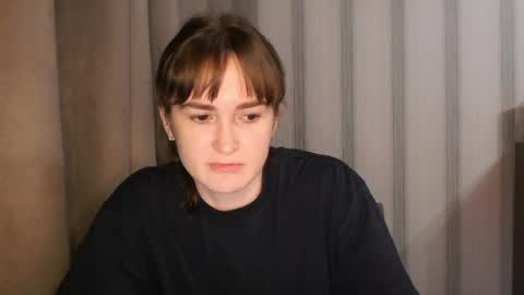 Snapshot of pineapple__mood chatting on June 2026 04:40:01 PM online show from June 2026 04:40:01 PM