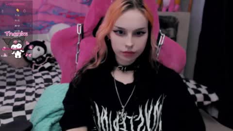 Snapshot of pineapple_dope chatting on May 2026 10:50:02 PM Nancy online show from May 2026 10:50:02 PM