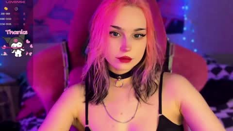 Snapshot of pineapple_dope chatting on June 2026 11:08:01 PM Nancy online show from June 2026 11:08:01 PM