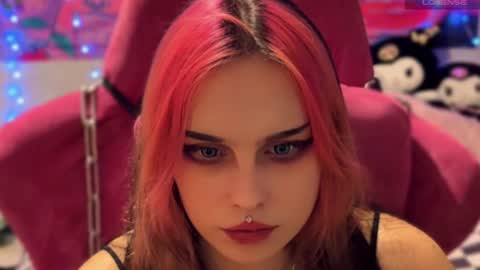 Snapshot of pineapple_dope chatting on July 2026 06:17:02 PM Nancy online show from July 2026 06:17:02 PM