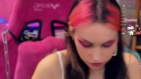 Snapshot of pineapple_dope chatting on July 2026 08:52:02 PM Nancy online show from July 2026 08:52:02 PM