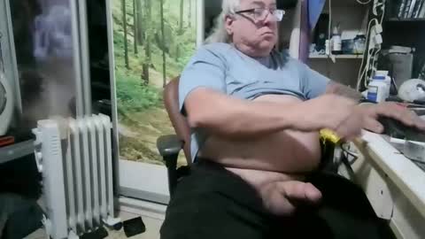 pini_z online show from February 2026 02:39:01 PM