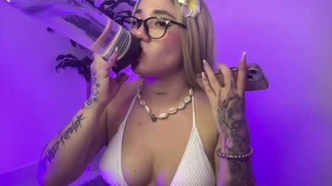 Snapshot of pink_quarz chatting on June 2026 12:08:01 AM KELLY online show from June 2026 12:08:01 AM