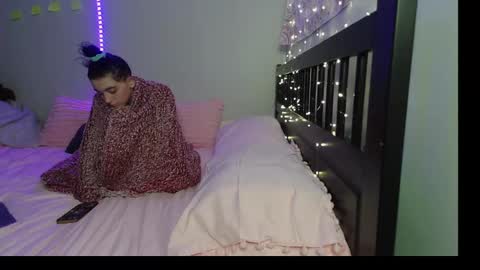 pink_tv online show from October 2025 01:01:02 AM