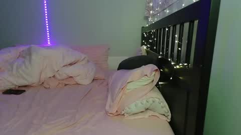 pink_tv online show from October 2025 01:28:02 AM