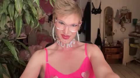 Snapshot of pinkfag chatting on June 2026 03:47:02 PM pinkfag online show from June 2026 03:47:02 PM