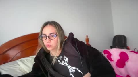 Snapshot of pinkilola chatting on May 2026 03:41:02 PM Pinkilola online show from May 2026 03:41:02 PM