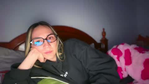 Snapshot of pinkilola chatting on June 2026 11:18:02 PM Pinkilola online show from June 2026 11:18:02 PM