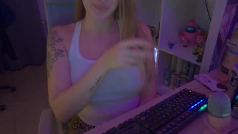 Snapshot of pinkladyx2 chatting on October 2025 09:06:01 PM pinkladyx2 online show from October 2025 09:06:01 PM