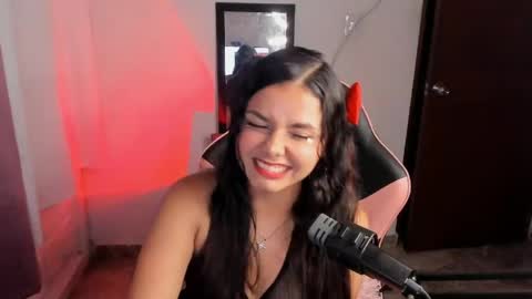 Snapshot of pinkpantherr_ chatting on May 2026 04:53:02 AM Sarah .. online show from May 2026 04:53:02 AM
