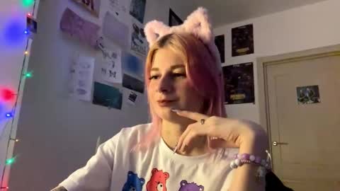 Snapshot of pinkvampire chatting on October 2025 09:25:02 PM Sara online show from October 2025 09:25:02 PM