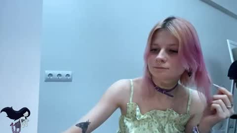 Snapshot of pinkvampire chatting on October 2025 09:24:02 PM Sara online show from October 2025 09:24:02 PM