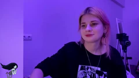 Snapshot of pinkvampire chatting on October 2025 10:03:02 PM Sara online show from October 2025 10:03:02 PM