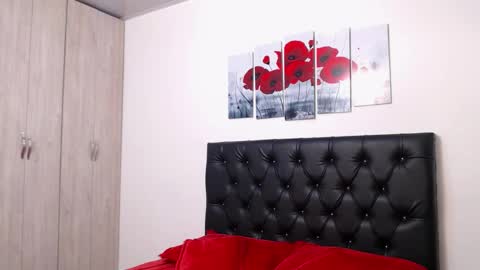 pinky_f00x online show from November 2025 07:45:02 PM