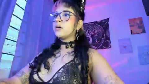 Snapshot of pinky_promiseex chatting on October 2025 10:43:02 PM pinky_promiseex online show from October 2025 10:43:02 PM
