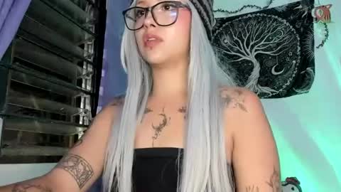 Snapshot of pinky_promiseex chatting on June 2026 01:14:01 AM pinky_promiseex online show from June 2026 01:14:01 AM