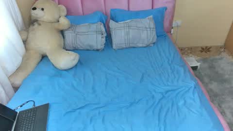 Pinky online show from November 2025 12:11:01 PM