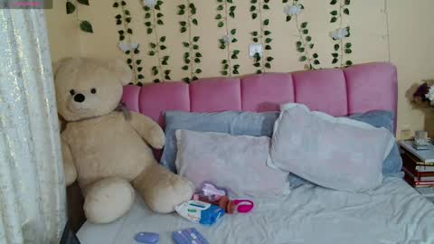 Pinky online show from April 2026 01:27:01 AM