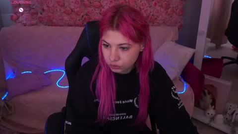 Snapshot of pinkytrix chatting on May 2026 12:43:01 PM pinkytrix online show from May 2026 12:43:01 PM