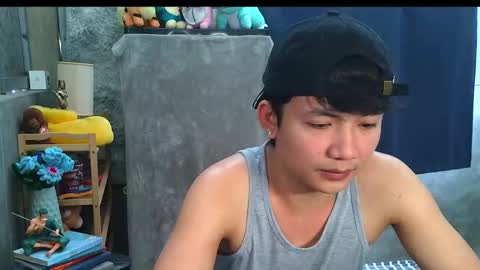 Snapshot of pinoy_petitehugecock chatting on February 2026 07:02:02 AM alex online show from February 2026 07:02:02 AM