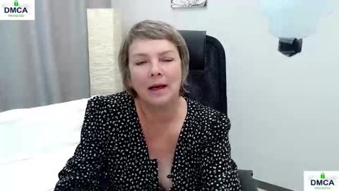 Bella online show from October 2025 10:15:01 AM