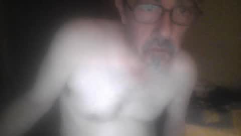 Snapshot of pipi2704 chatting on December 2024 09:46:01 PM pipi2704 online show from December 2024 09:46:01 PM