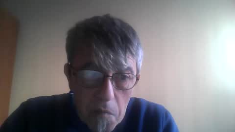 Snapshot of pipi2704 chatting on December 2024 08:05:02 AM pipi2704 online show from December 2024 08:05:02 AM