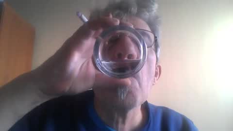 Snapshot of pipi2704 chatting on December 2024 11:22:02 AM pipi2704 online show from December 2024 11:22:02 AM