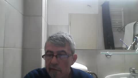 Snapshot of pipi2704 chatting on January 2025 04:50:01 PM pipi2704 online show from January 2025 04:50:01 PM