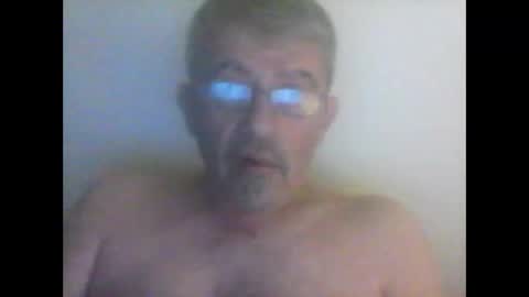 Snapshot of pipi2704 chatting on January 2025 07:00:02 PM pipi2704 online show from January 2025 07:00:02 PM