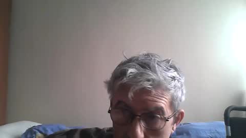 Snapshot of pipi2704 chatting on February 2025 12:01:02 PM pipi2704 online show from February 2025 12:01:02 PM