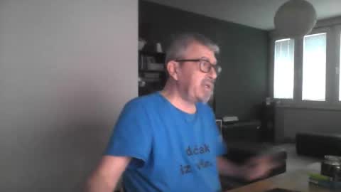 Snapshot of pipi2704 chatting on April 2026 07:06:01 AM pipi2704 online show from April 2026 07:06:01 AM