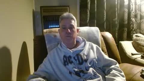 pirate334 online show from January 2026 01:33:02 AM