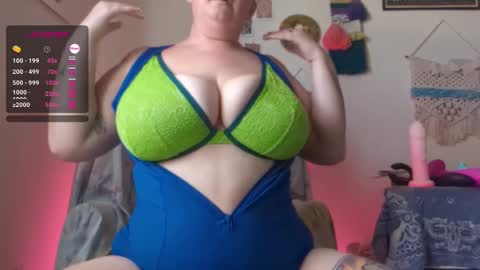 Snapshot of pisces_princess_ chatting on January 2025 09:05:02 PM Em online show from January 2025 09:05:02 PM