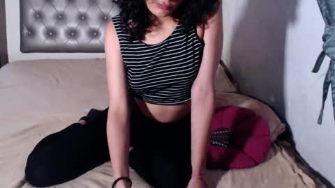 Snapshot of piscis_dreams chatting on May 2026 10:40:02 PM PiscisDreams online show from May 2026 10:40:02 PM