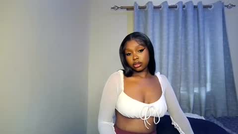 Snapshot of pixie_roman chatting on July 2026 08:23:01 AM Majesty online show from July 2026 08:23:01 AM