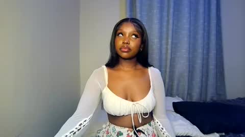 Snapshot of pixie_roman chatting on July 2026 06:17:01 PM Majesty online show from July 2026 06:17:01 PM
