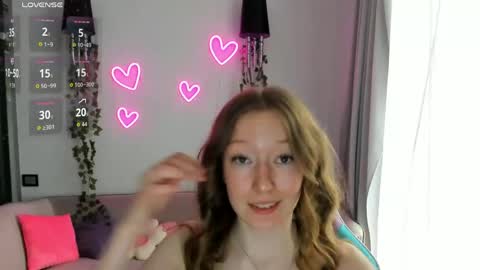 Snapshot of pixieurcrush chatting on May 2026 03:20:02 PM Pixie Crush online show from May 2026 03:20:02 PM