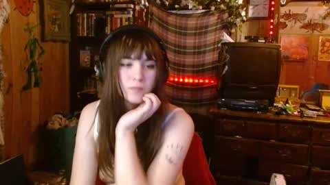 Snapshot of pixinun chatting on February 2025 01:41:01 AM Izzy online show from February 2025 01:41:01 AM