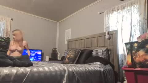 Snapshot of pizzedwife chatting on July 2026 01:47:01 PM pizzedwife online show from July 2026 01:47:01 PM