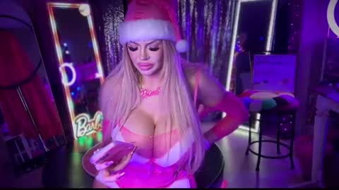 Snapshot of plasticfuckdoll chatting on December 2024 01:40:02 AM Dumb bimbo fuck doll online show from December 2024 01:40:02 AM