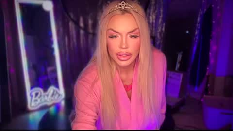 Snapshot of plasticfuckdoll chatting on January 2025 01:35:01 AM Dumb bimbo fuck doll online show from January 2025 01:35:01 AM